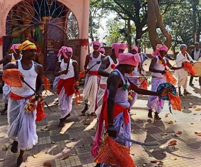 श्रीराम मंदिर को लेकर जनजाति समाज में काफी उत्साह, निधि समर्पण अभियान में बढ़-चढ़कर ले रहे हिस्सा